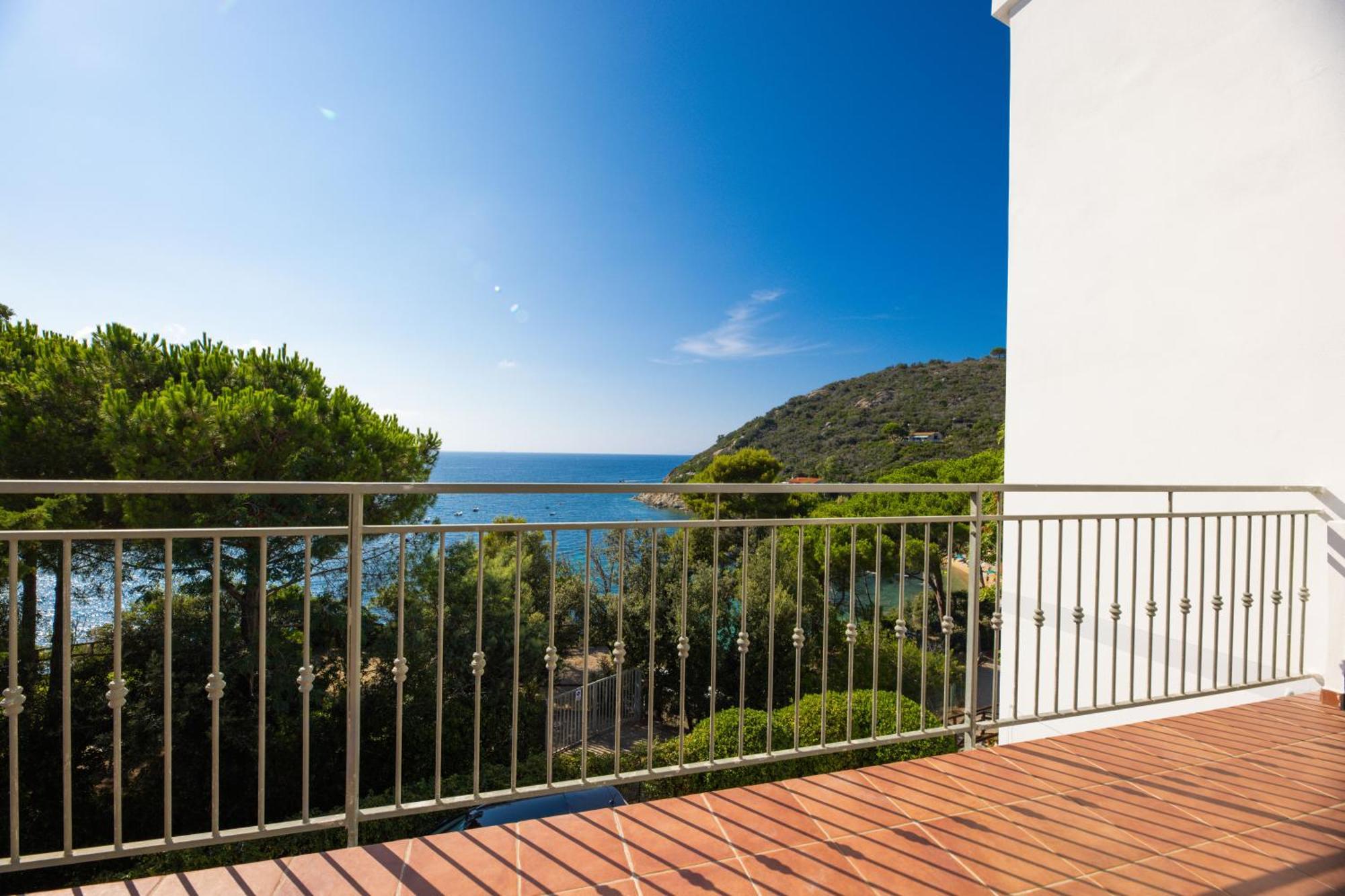 La Terrazza Sul Forno - Goelba Apartment Портоферайо Екстериор снимка